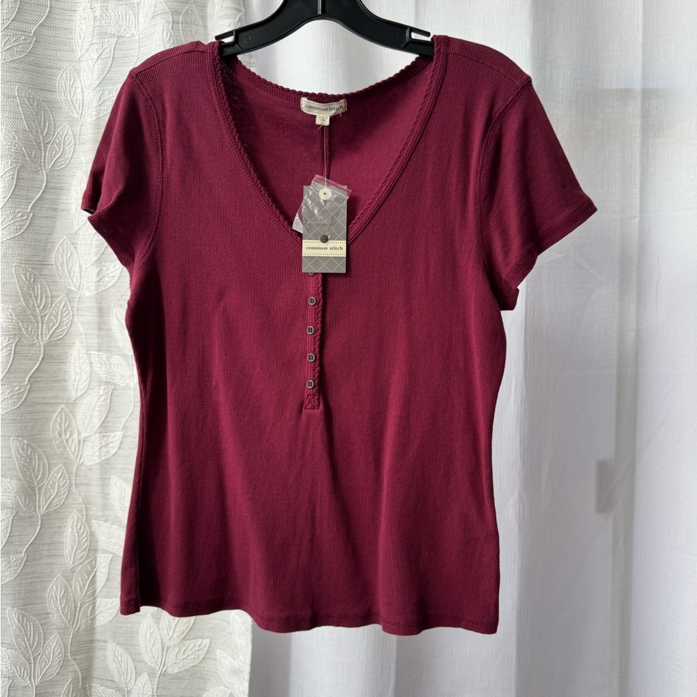 Red Fitted Crew Neck Cap Sleeve Tee
